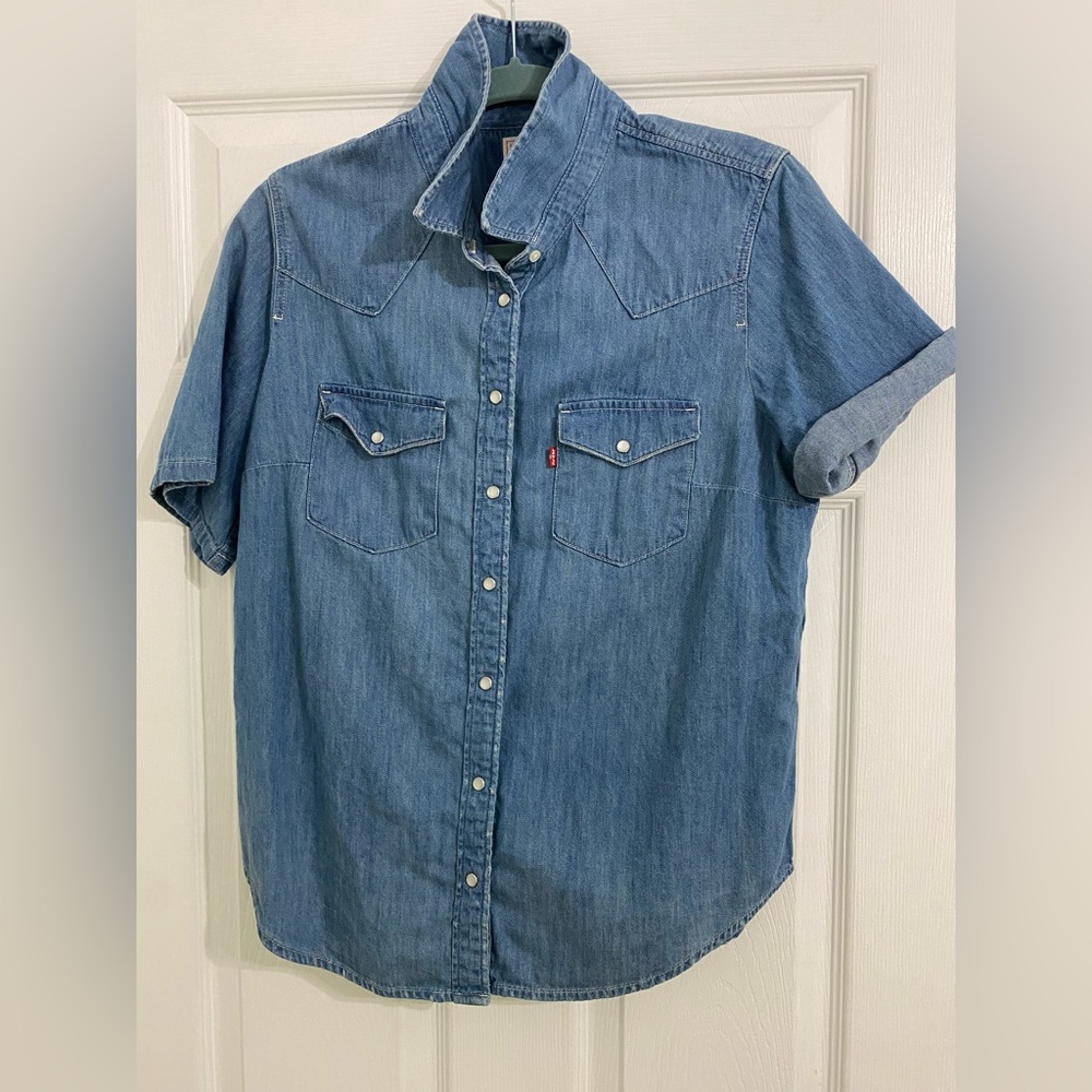 Levi’s Denim Button Up Shirt